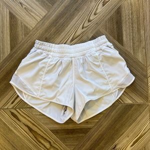 Lululemon Hotty Hot shorts gray size 6